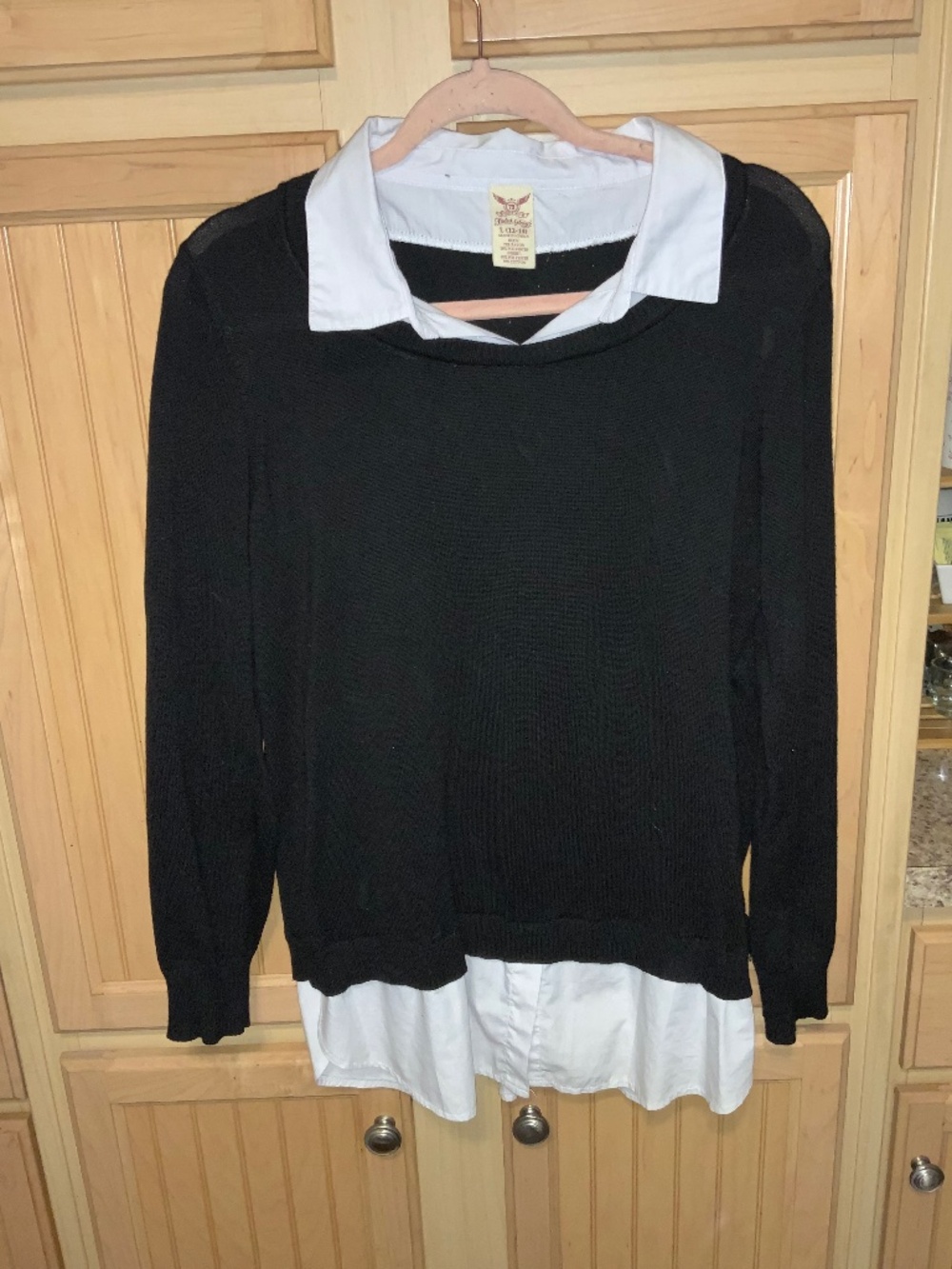Women’s faded glory black sweater with collar Preowned size Large